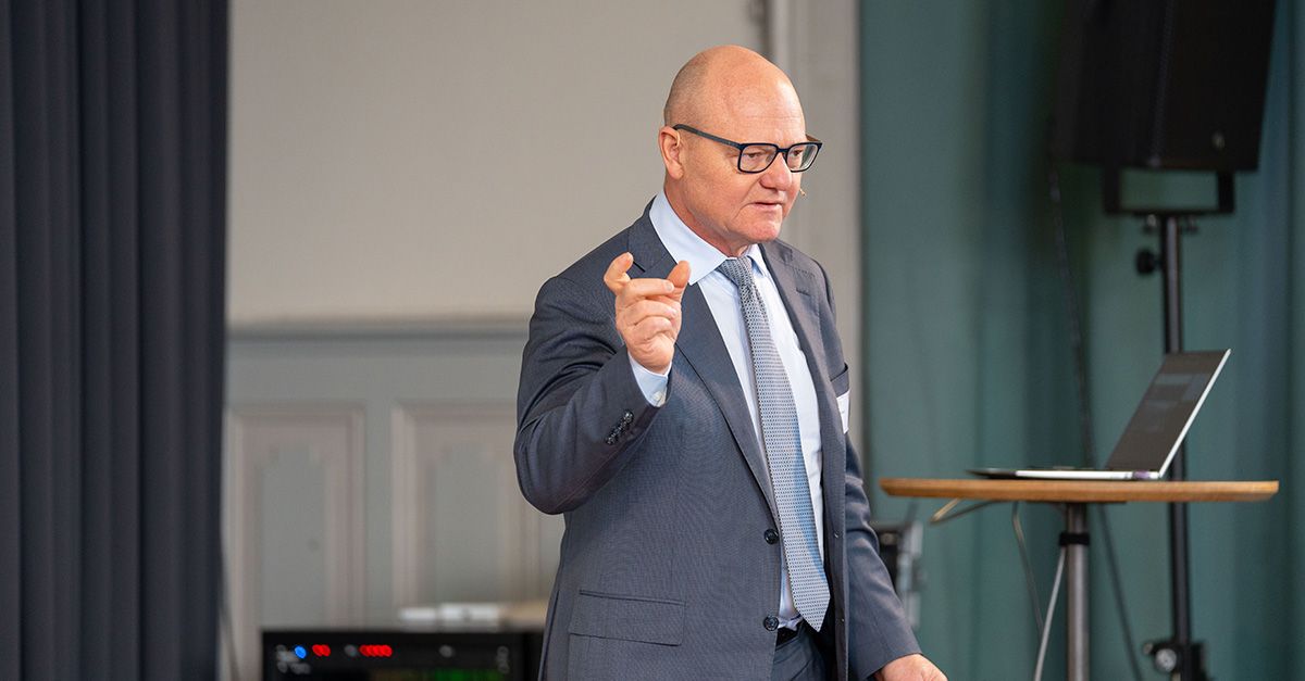 Il direttore dell'UST Georges-Simon Ulrich all'evento informativo 2024